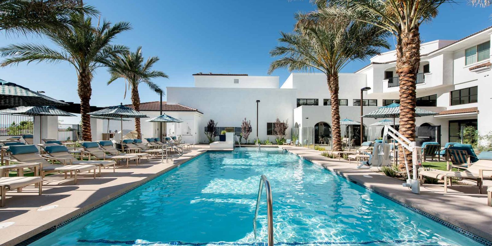 vegas-community-slider-pool2